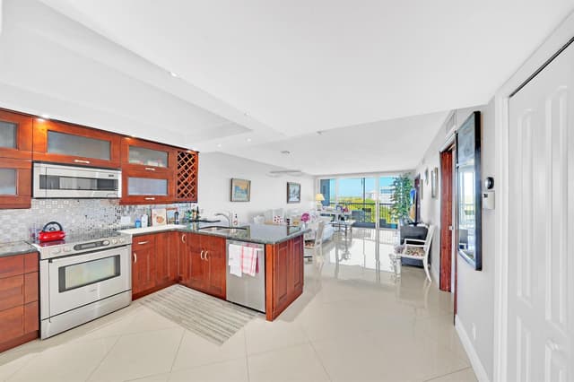 2940 N Course Drive # 811, Pompano Beach FL 33069 - Pompano Beach, FL - Photo 2