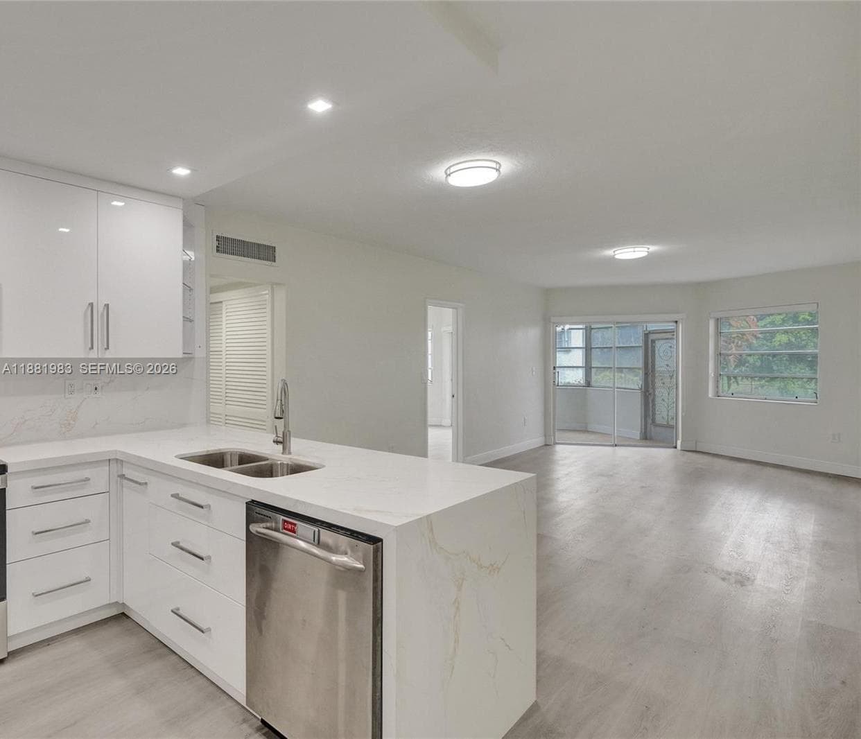 18720 NE 18th Ave # 116, Miami FL 33179 - Miami, FL - Photo 1