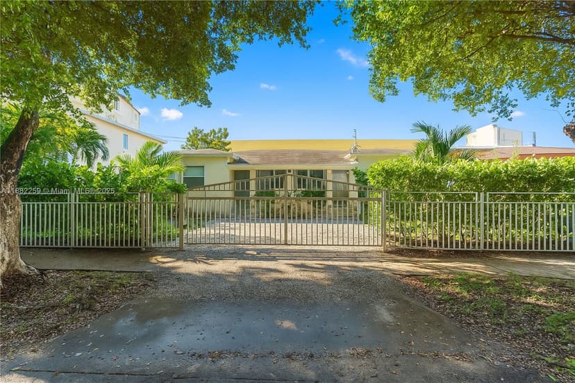 2530 SW 27th St, Miami FL 33133