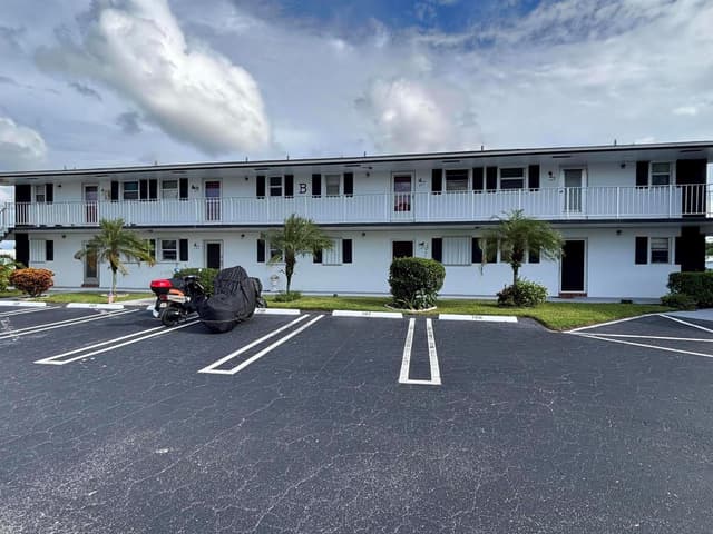 1112 Lake Terrace # 207, Boynton Beach FL 33426 - Boynton Beach, FL - Photo 3