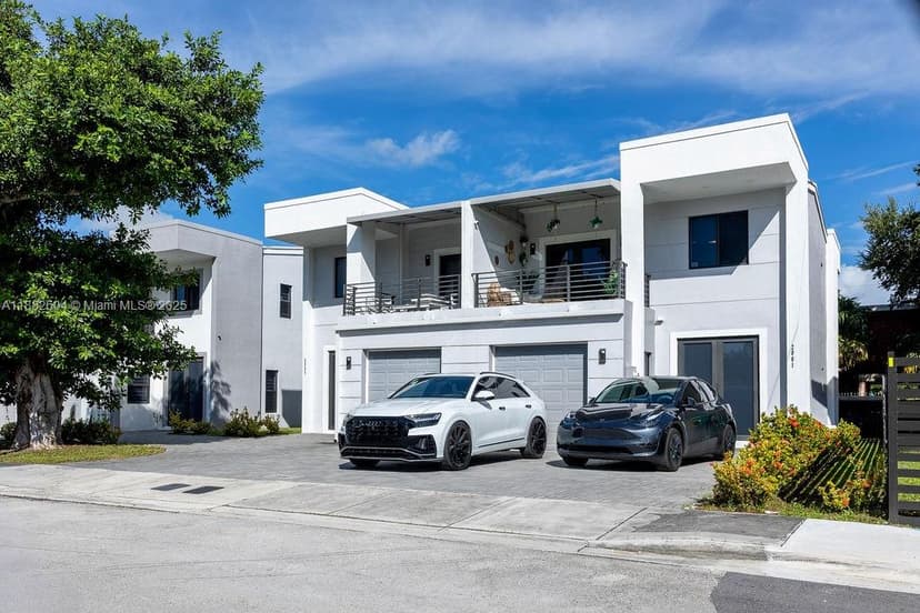2061 Washington Ave # 4, Opa-Locka FL 33054