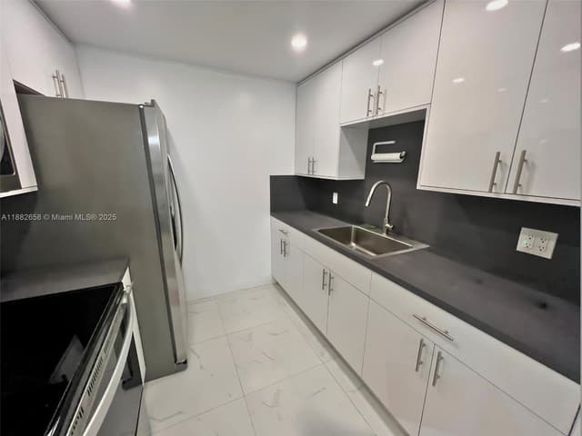 200 SW 132nd Way # 203L, Pembroke Pines FL 33027 - Pembroke Pines, FL - Photo 3