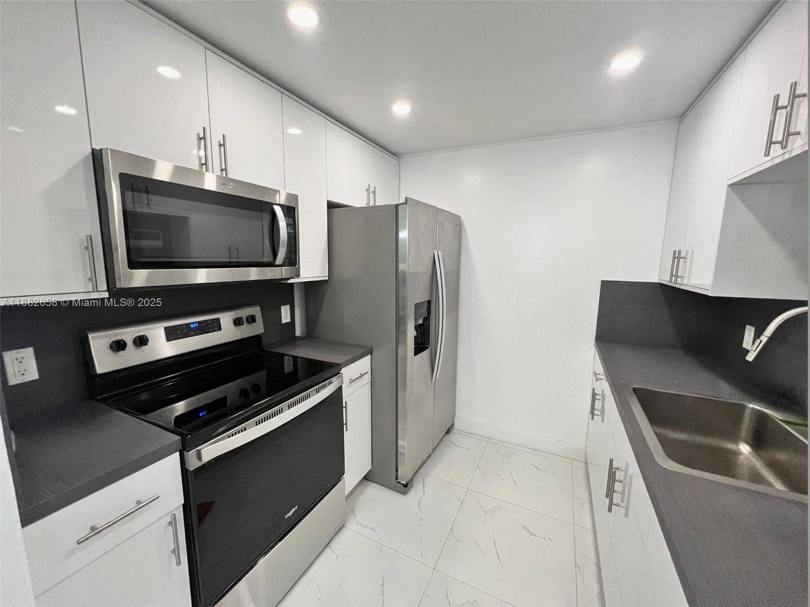 200 SW 132nd Way # 203L, Pembroke Pines FL 33027 - Pembroke Pines, FL - Photo 1