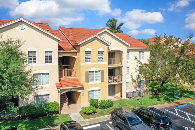 4041 San Marino Boulevard # 307, West Palm Beach FL 33409 - West Palm Beach, FL - Photo 2