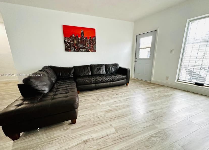 7712 Byron Ave # 3, Miami Beach FL 33141