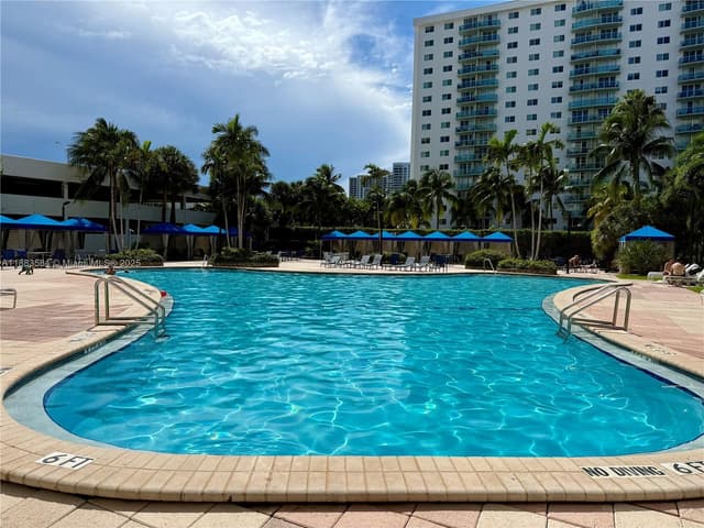 19370 Collins Ave # 620, Sunny Isles Beach FL 33160 - Sunny Isles Beach, FL - Photo 2