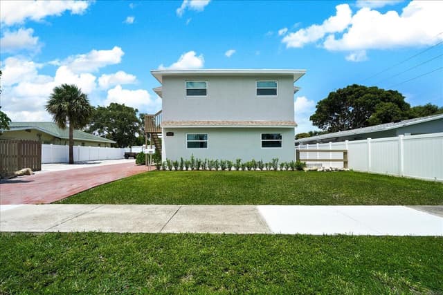 305 Cypress Drive E # 5, Lake Park FL 33403 - Lake Park, FL - Photo 2