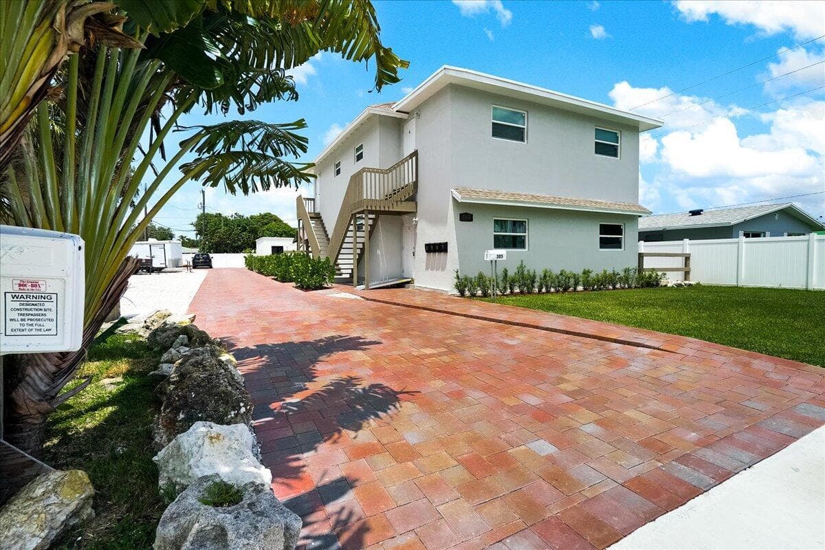 305 Cypress Drive E # 5, Lake Park FL 33403