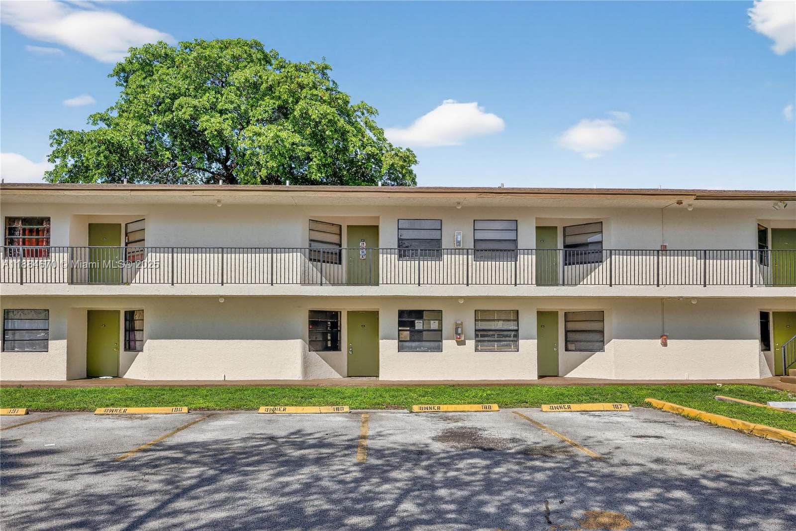 4198 Lakeside Dr # 4198, Tamarac FL 33319 - Tamarac, FL - Photo 1