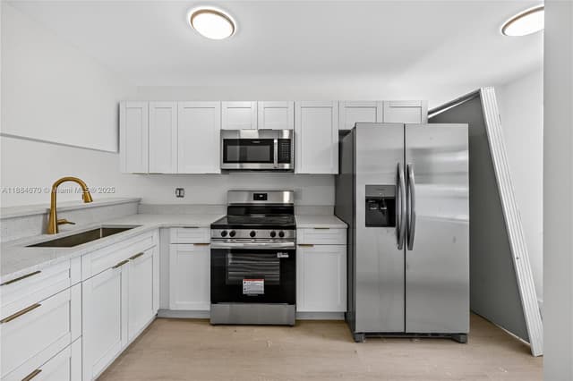 4198 Lakeside Dr # 4198, Tamarac FL 33319 - Tamarac, FL - Photo 5