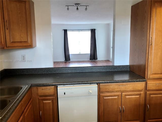 8121 SW 24th Ct # 304, Davie FL 33324 - Davie, FL - Photo 6