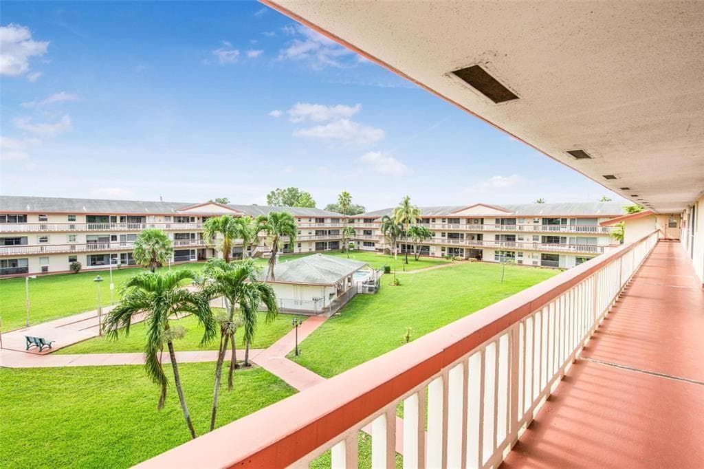 5300 Washington Street # D206, Hollywood FL 33021 - Hollywood, FL - Photo 1