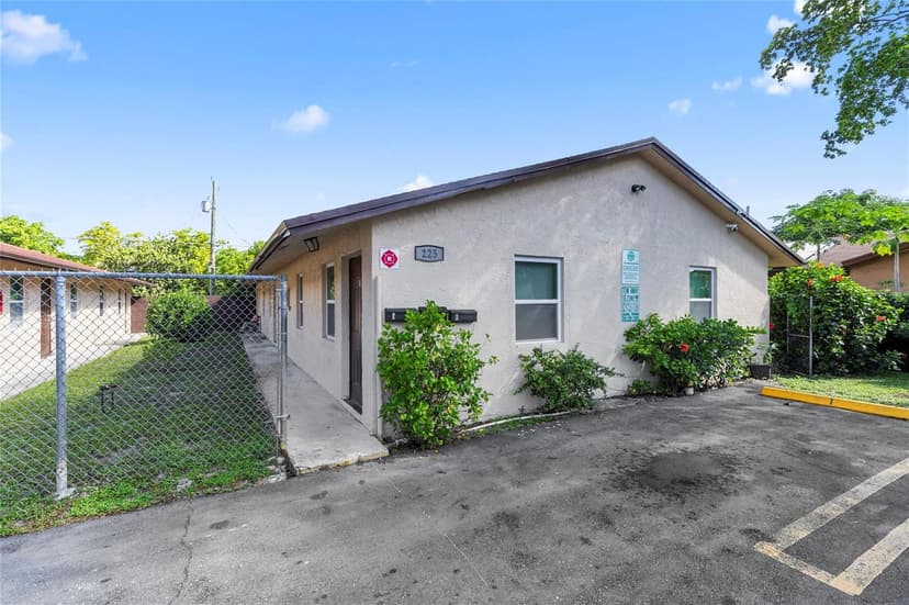 225 NW 12th Court, Pompano Beach FL 33060