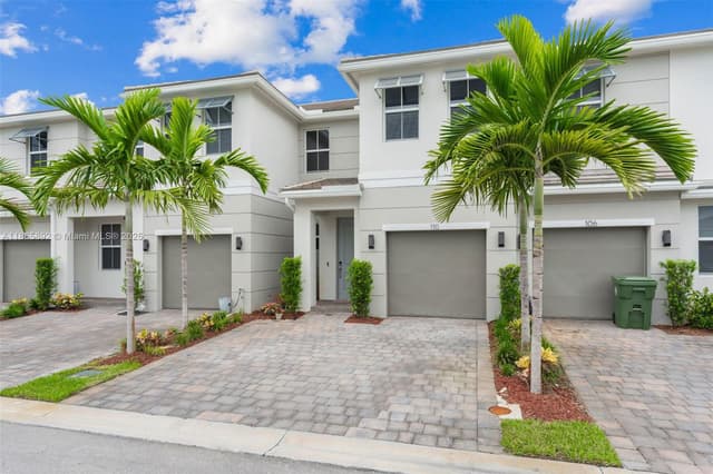 110 SW 171st Way, Pembroke Pines FL 33027 - Pembroke Pines, FL - Photo 2