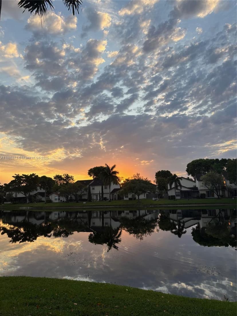 317 NW 109th Ave, Pembroke Pines FL 33026