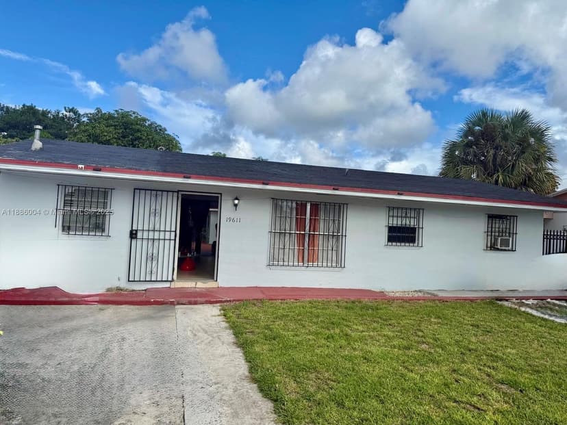 19611 NW 47th Ave, Miami Gardens FL 33055