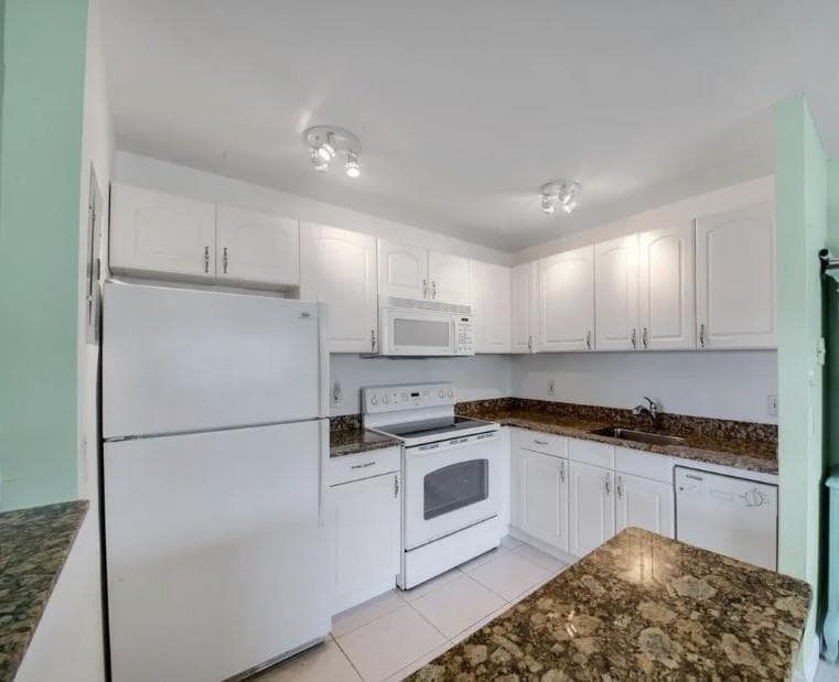 223 Flanders, Delray Beach FL 33484 - Delray Beach, FL - Photo 1