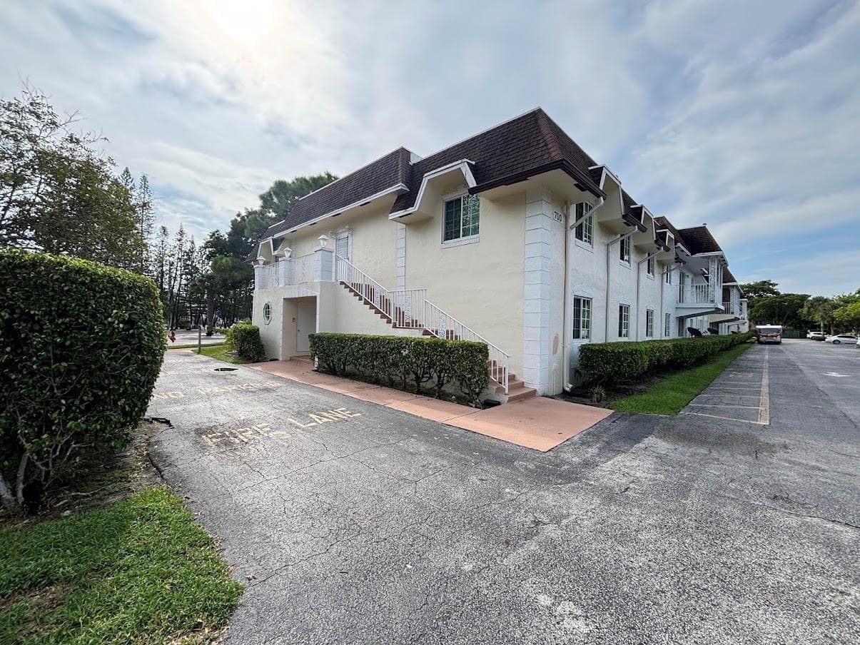 700 SE 2nd Avenue # 409, Deerfield Beach FL 33441