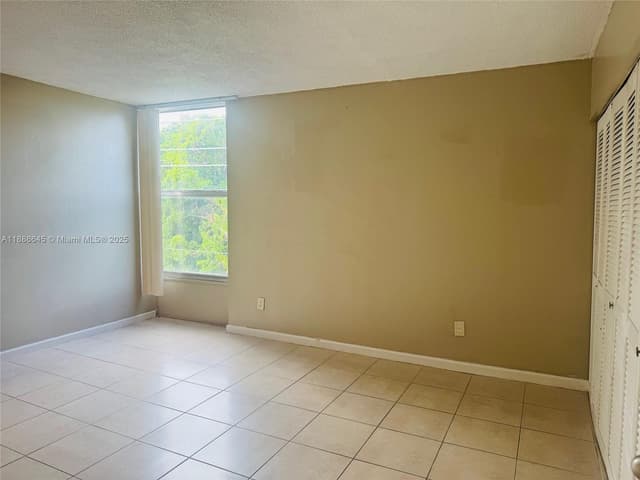 2000 NE 135th St # 403, North Miami FL 33181 - North Miami, FL - Photo 6