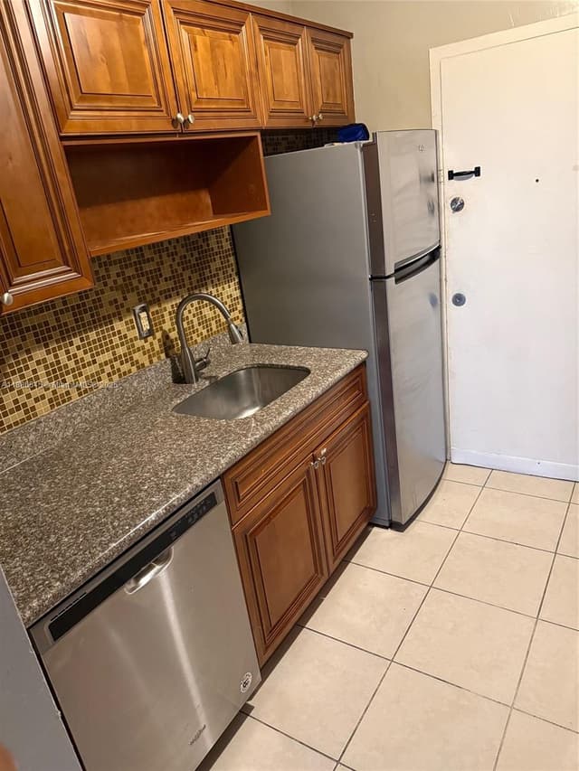 2000 NE 135th St # 403, North Miami FL 33181 - North Miami, FL - Photo 3