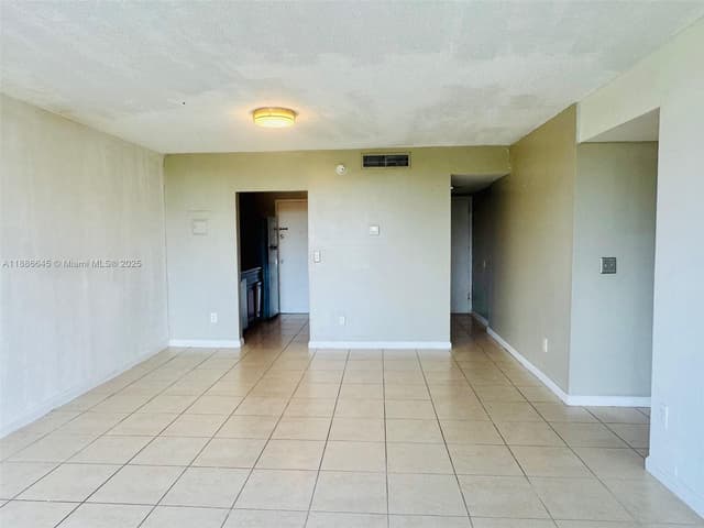 2000 NE 135th St # 403, North Miami FL 33181 - North Miami, FL - Photo 4