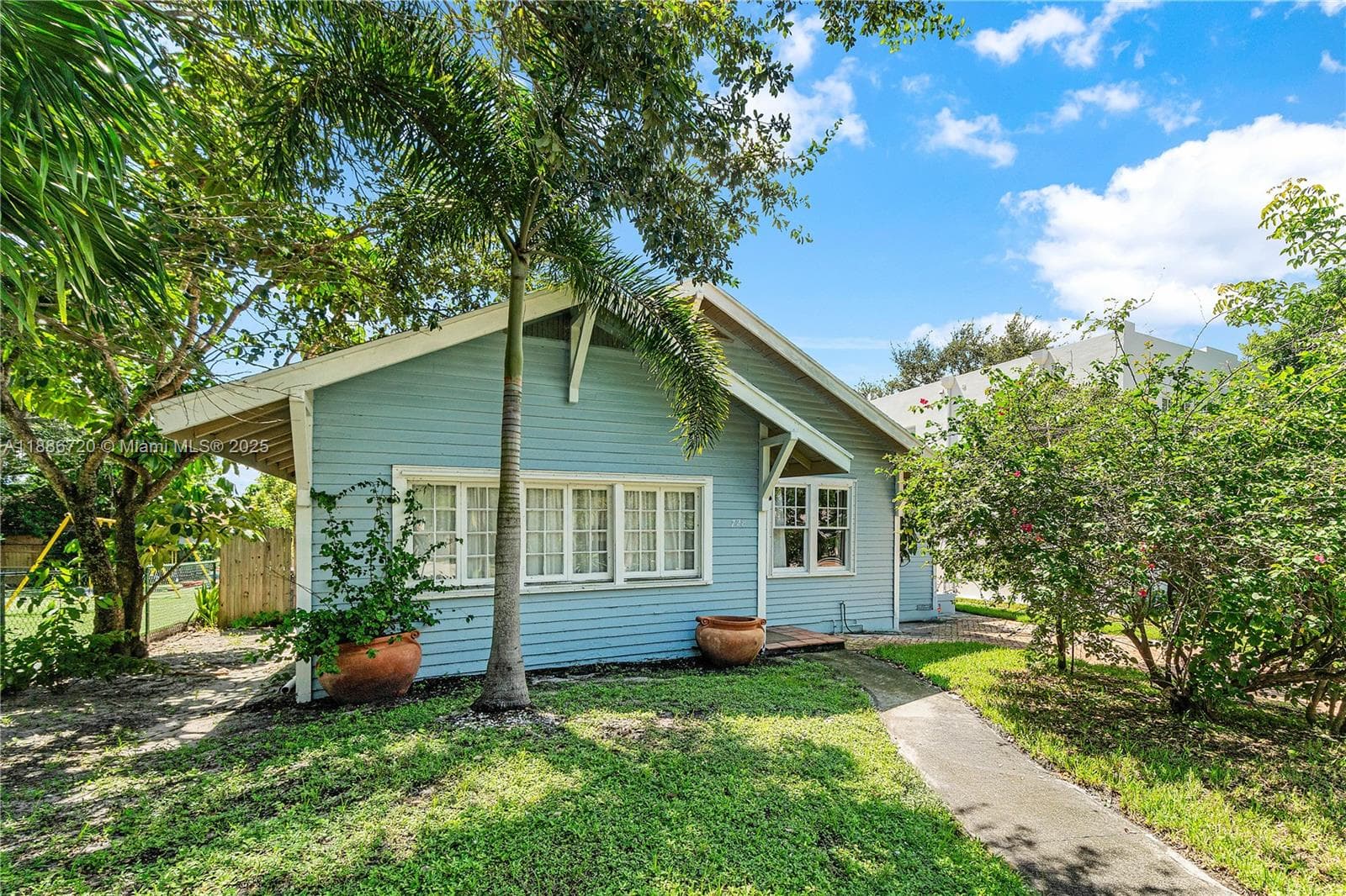 728 Newark St, West Palm Beach FL 33401