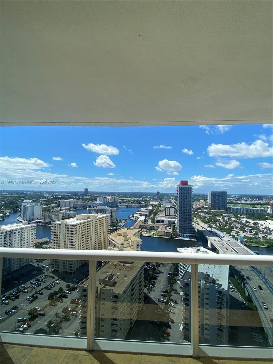 1800 S Ocean Dr # 2909, Hallandale Beach FL 33009 - Hallandale Beach, FL - Photo 1