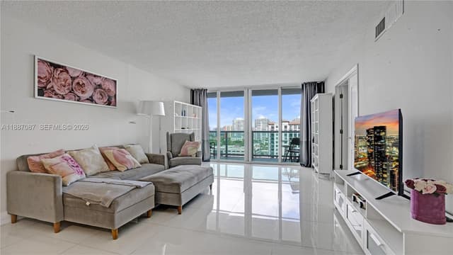 100 Bayview Dr # 1931, Sunny Isles Beach FL 33160 - Sunny Isles Beach, FL - Photo 2