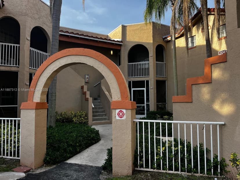 8842 SW 3rd St # 105, Pembroke Pines FL 33025