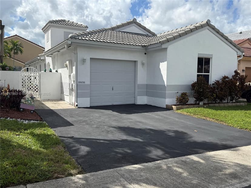 18456 NW 22nd St, Pembroke Pines FL 33029