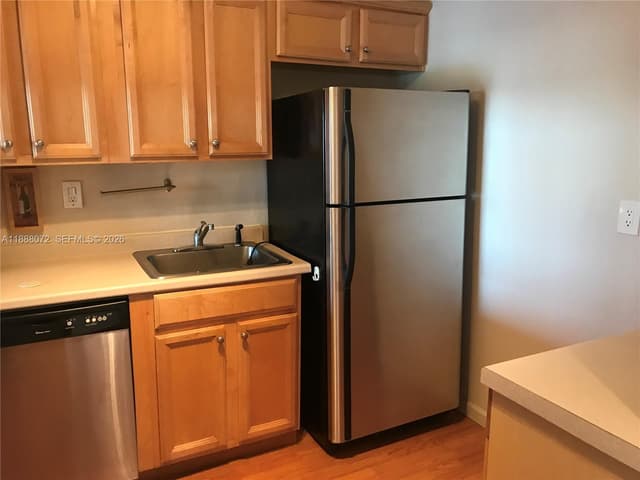 1000 Parkview Dr # 627, Hallandale Beach FL 33009 - Hallandale Beach, FL - Photo 6