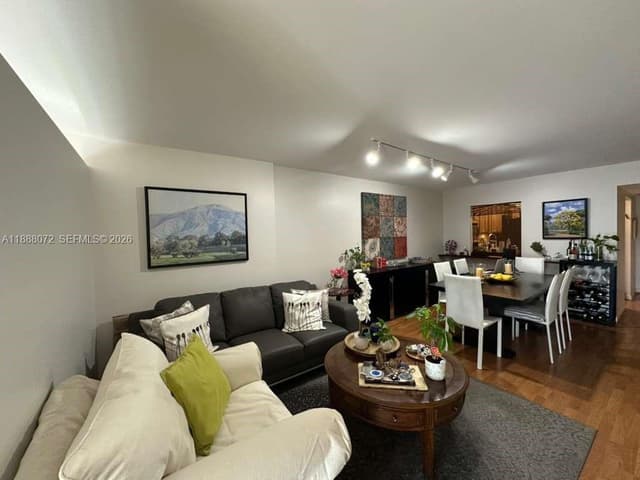 1000 Parkview Dr # 627, Hallandale Beach FL 33009 - Hallandale Beach, FL - Photo 3