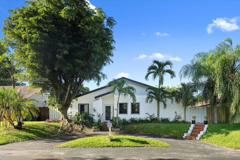 13556 SW 285th Ter, Homestead FL 33033