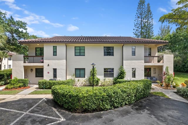 21734 Arriba Real # 32b, Boca Raton FL 33433 - Boca Raton, FL - Photo 2