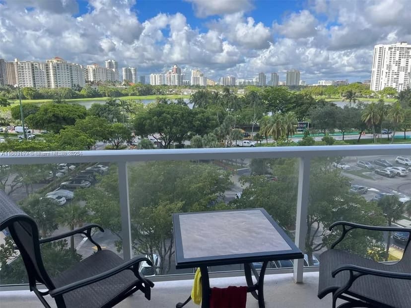 3701 N Country Club Dr # 705, Aventura FL 33180