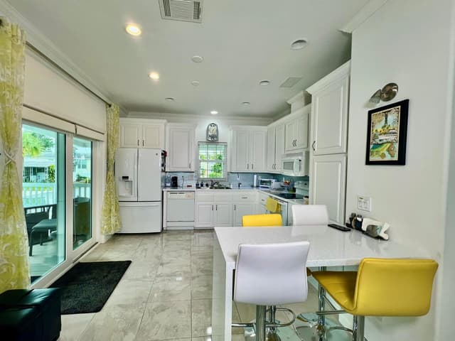 413 Hibiscus Drive, Deerfield Beach FL 33442 - Deerfield Beach, FL - Photo 3