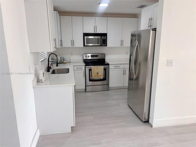 3361 NW 5th Pl, Lauderhill FL 33311 - Lauderhill, FL - Photo 5
