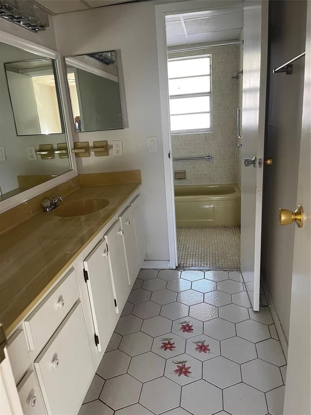1005 Country Club Drive # 205, Margate FL 33063 - Margate, FL - Photo 4