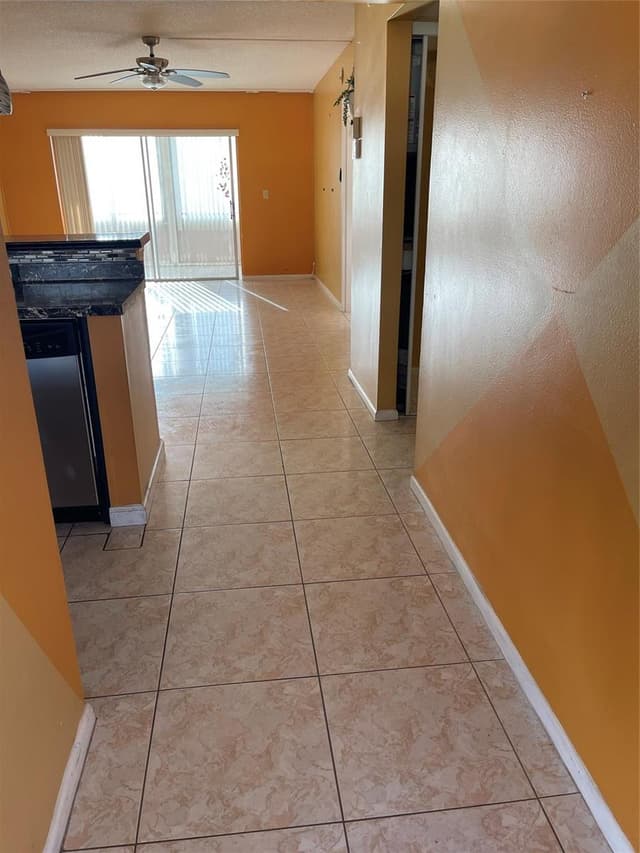 1025 Country Club Drive # 407, Margate FL 33063 - Margate, FL - Photo 5