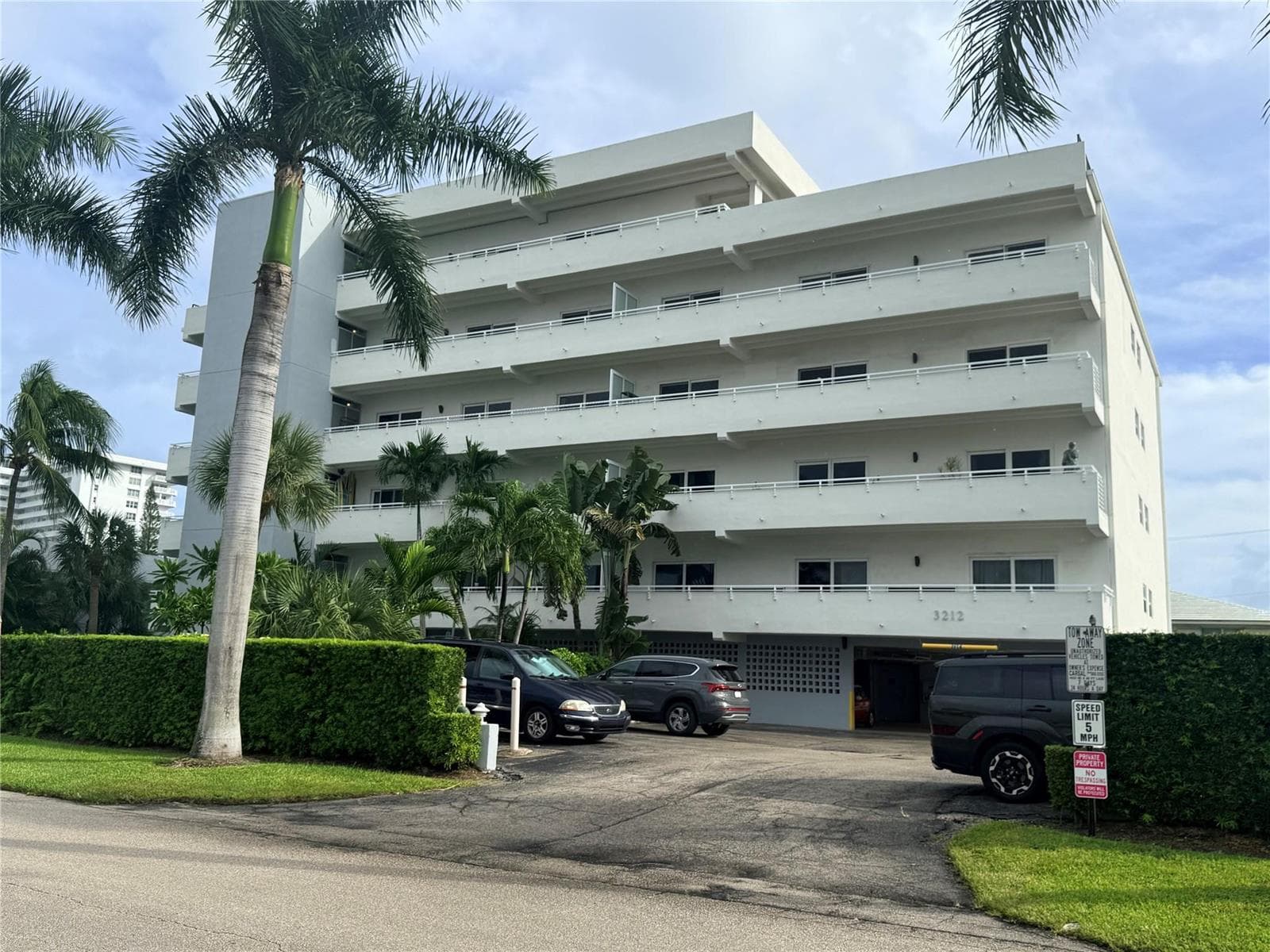 3212 NE 12th Street # 303, Pompano Beach FL 33062 - Pompano Beach, FL - Photo 1