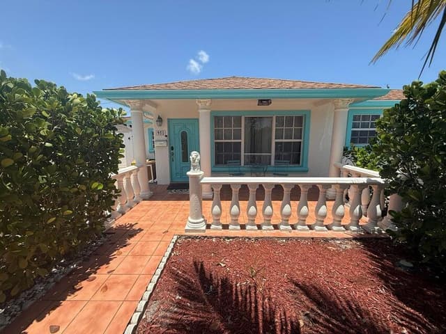 951 Green Street, West Palm Beach FL 33405 - West Palm Beach, FL - Photo 2