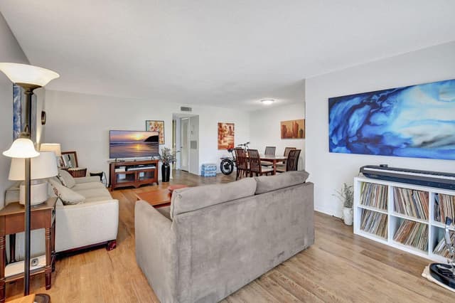 170 High Point Terrace E Apt B, Delray Beach FL 33445 - Delray Beach, FL - Photo 2