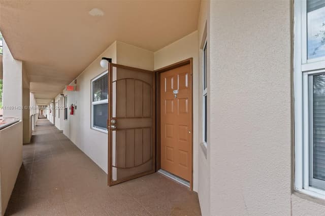 1251 SW 125th Ave # 211T, Pembroke Pines FL 33027 - Pembroke Pines, FL - Photo 4