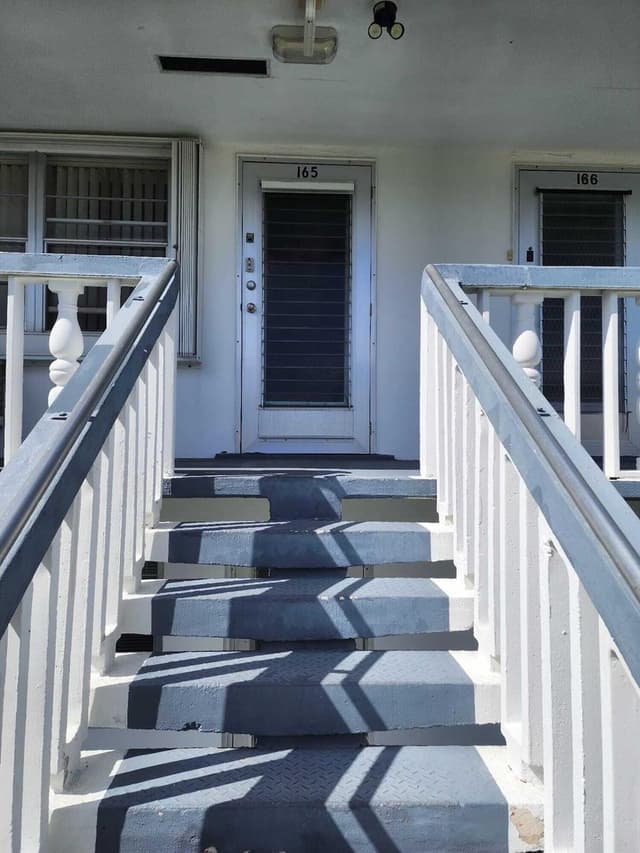 165 Camden G, West Palm Beach FL 33417 - West Palm Beach, FL - Photo 2