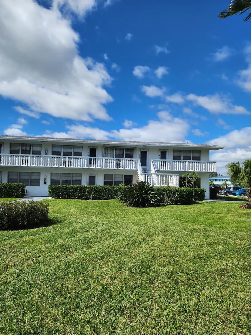 165 Camden G, West Palm Beach FL 33417