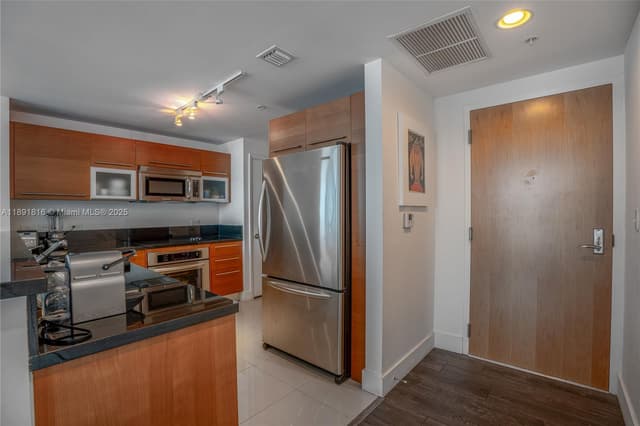 253 NE 2nd St # 3203, Miami FL 33132 - Miami, FL - Photo 5