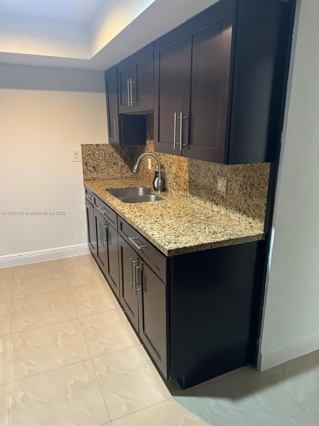 18101 NW 68th Ave # D207, Hialeah FL 33015 - Hialeah, FL - Photo 6
