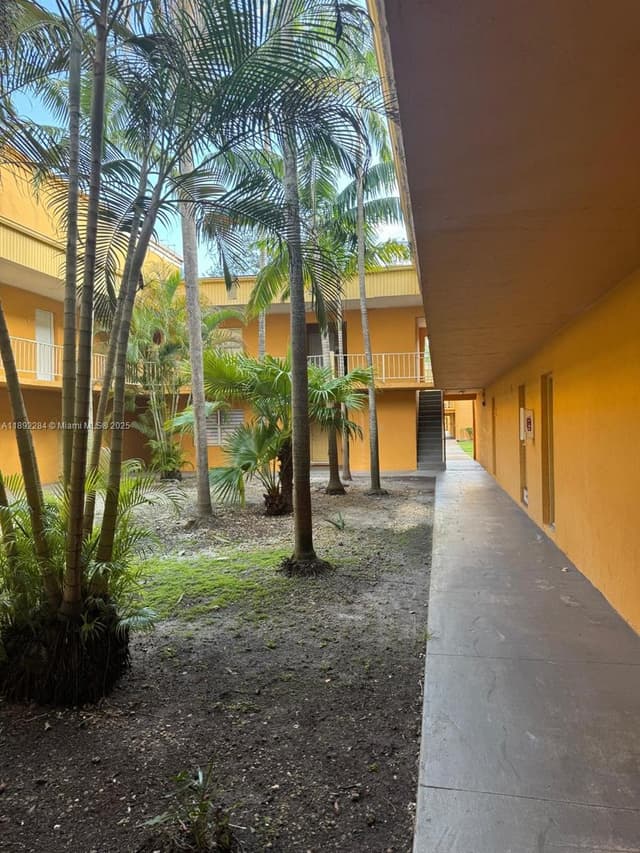 18101 NW 68th Ave # D207, Hialeah FL 33015 - Hialeah, FL - Photo 5