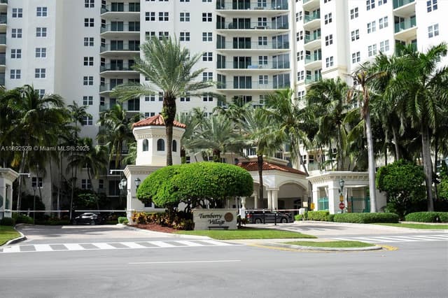 20000 E Country Club Dr, Aventura FL 33180 - Aventura, FL - Photo 3