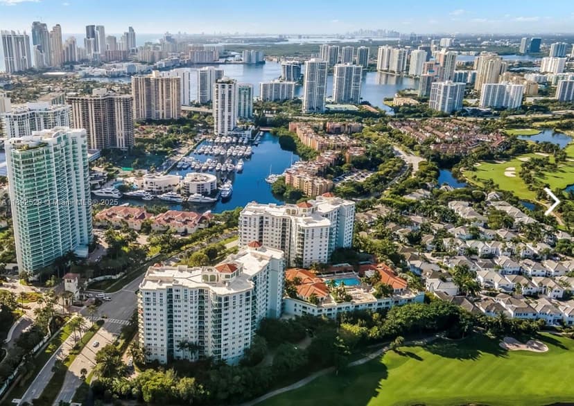 20000 E Country Club Dr, Aventura FL 33180